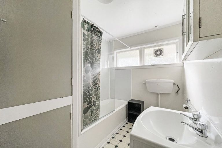 Photo of property in 37a Pembroke Road, Northland, Wellington, 6012