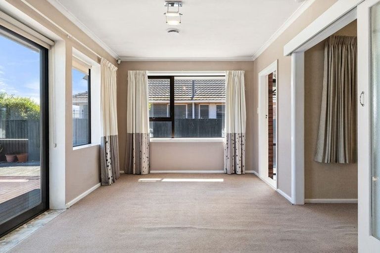 Photo of property in 16 Neill Street, Hornby, Christchurch, 8042