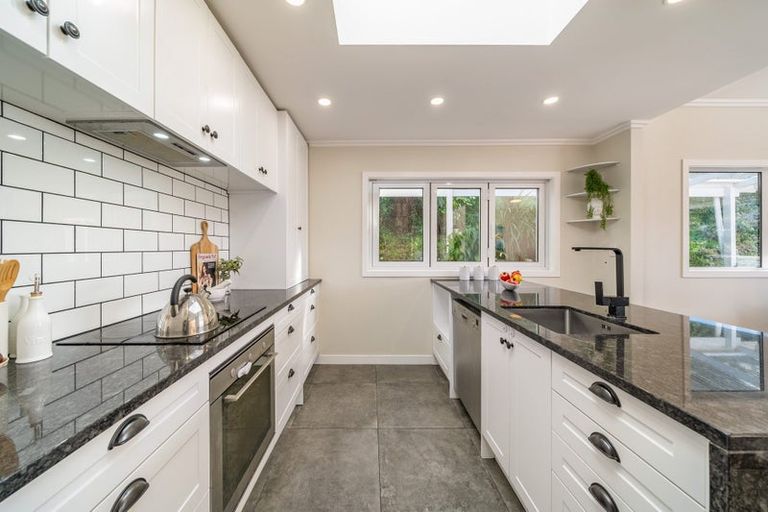 Photo of property in 188 Paremata Road, Paremata, Porirua, 5024