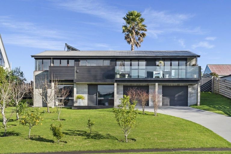 Photo of property in 16 Ranginui Road, Welcome Bay, Tauranga, 3112