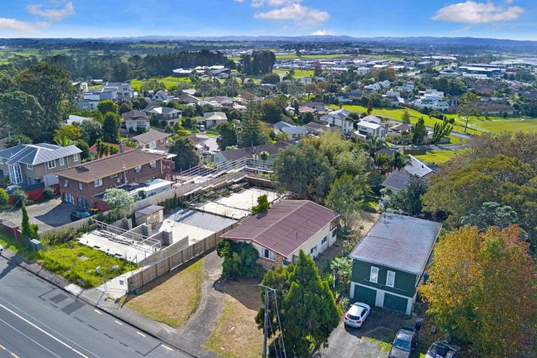 Photo of property in 34 Royal Road, Massey, Auckland, 0614