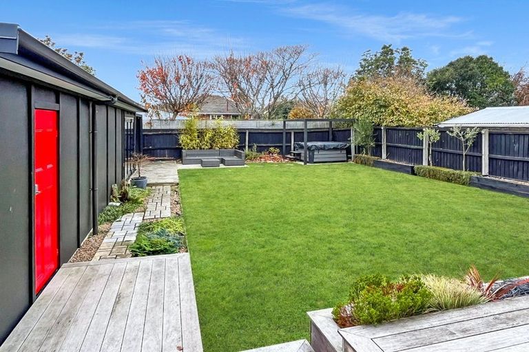 Photo of property in 17 Brent Place, Papanui, Christchurch, 8053