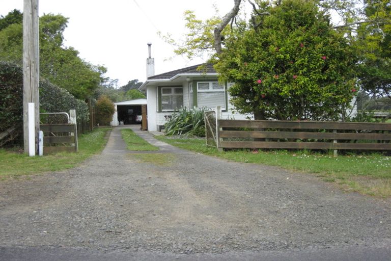 Photo of property in 36 Koraha Road, Kumeu, 0892
