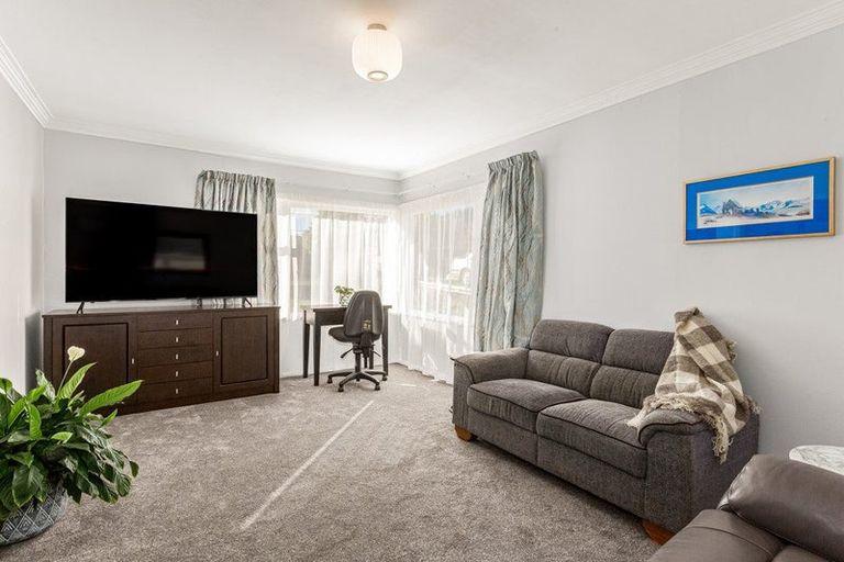 Photo of property in 106 Hine Road, Wainuiomata, Lower Hutt, 5014