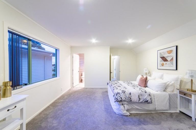 Photo of property in 4a Kennedy Avenue, Forrest Hill, Auckland, 0620