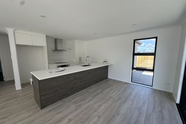 Photo of property in 10 Enchantment Lane, Karaka, 2113