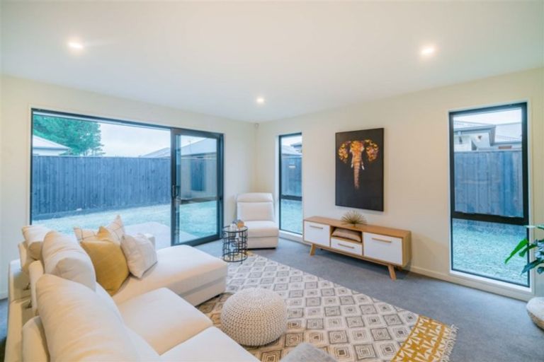 Photo of property in 84 Riverstone Drive, Riverstone Terraces, Upper Hutt, 5018