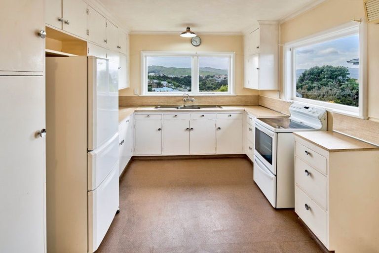 Photo of property in 10 Walker Avenue, Paremata, Porirua, 5026