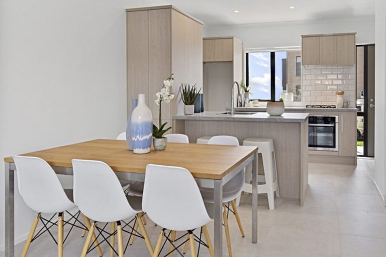 Photo of property in 22 Pepene Avenue, Takanini, 2112