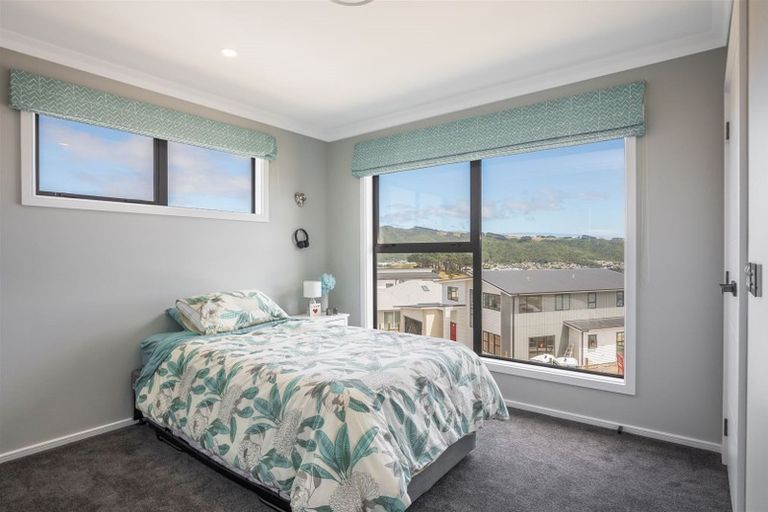 Photo of property in 4 Rotorua Grove, Aotea, Porirua, 5024