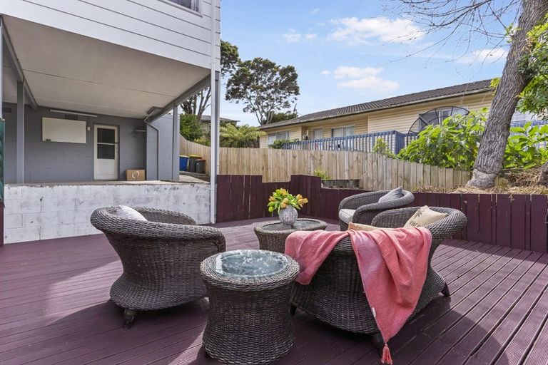 Photo of property in 1/65 Girrahween Drive, Totara Vale, Auckland, 0629