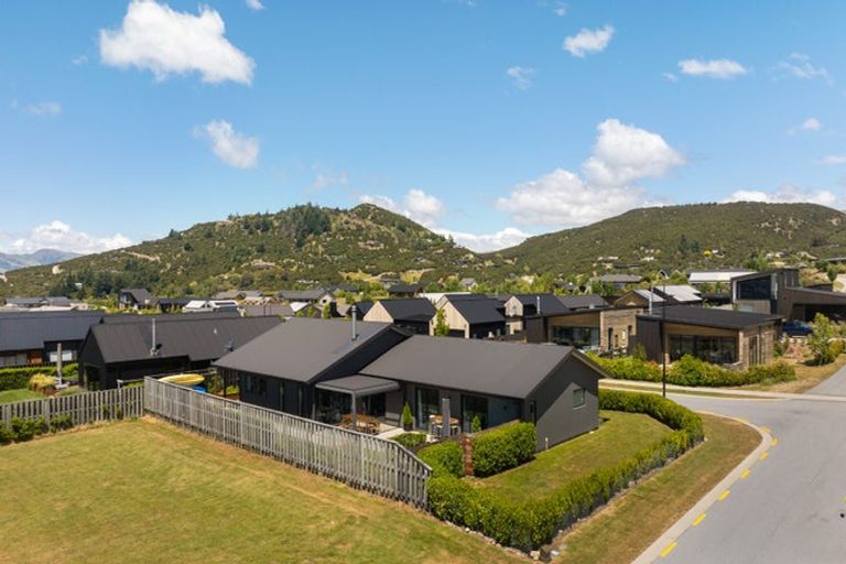 Photo of property in 12 Sawdon Street, Wanaka, 9305