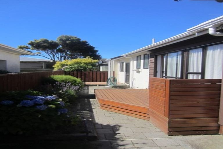 Photo of property in 9a Mclellan Street, Tawa, Wellington, 5028