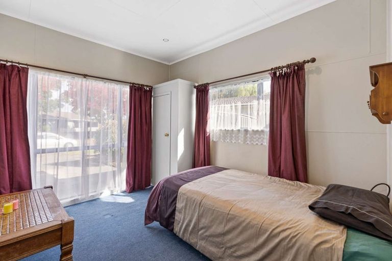 Photo of property in 63 Geraldine Crescent, Cloverlea, Palmerston North, 4412