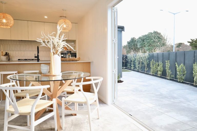 Photo of property in 2 Samuel Place, Terrace End, Palmerston North, 4410