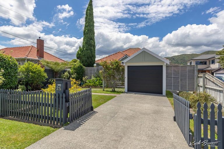 Photo of property in 1/25 Vincent Street, Waterloo, Lower Hutt, 5011