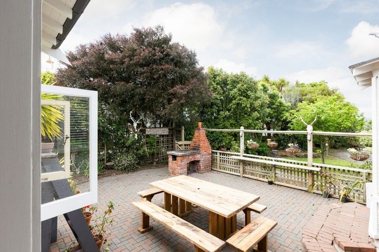 Photo of property in 163 West Street, Feilding, 4702