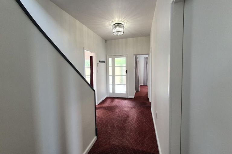 Photo of property in 7 Straven Road, Riccarton, Christchurch, 8011