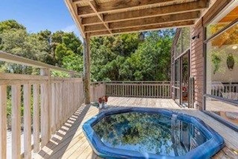 Photo of property in 68 Pah Road, Cockle Bay, Auckland, 2014