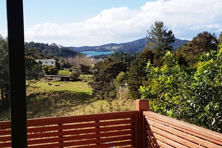 Photo of property in 3 Oakura Road, Oakura, Hikurangi, 0184