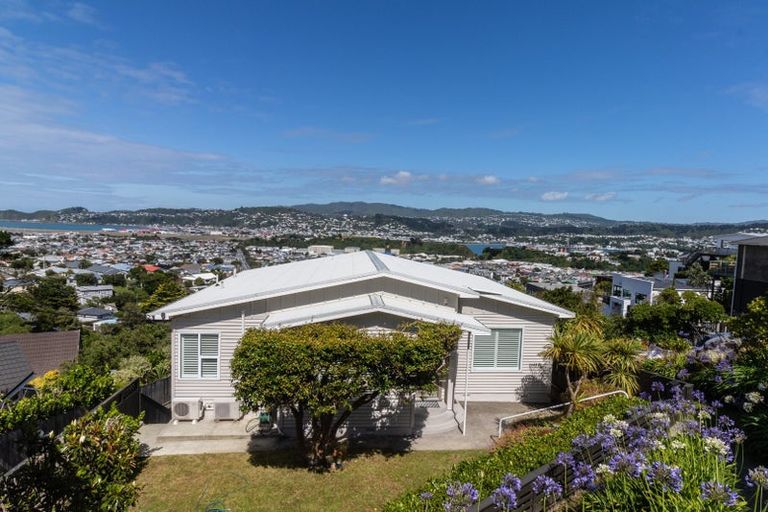 Photo of property in 131 Seatoun Heights Road, Miramar, Wellington, 6022