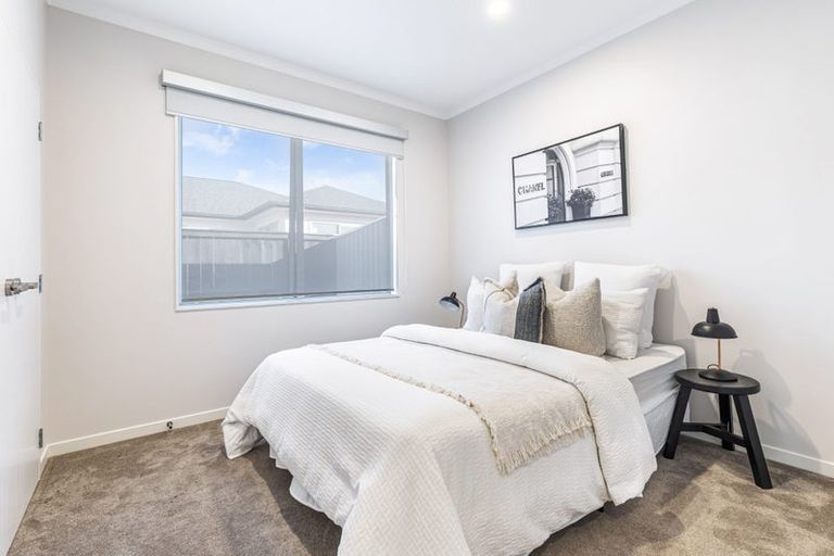 Photo of property in 14 Gilbransen Road, Kumeu, 0810