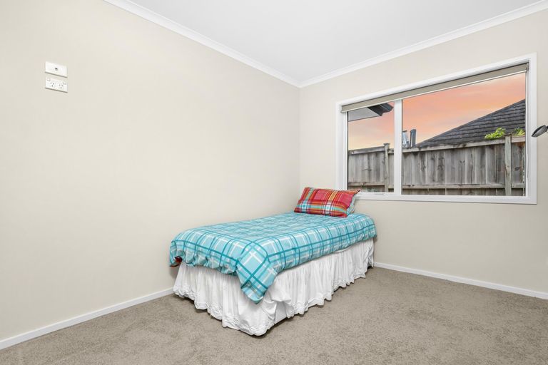 Photo of property in 12 Lombardia Way, Karaka, Papakura, 2113