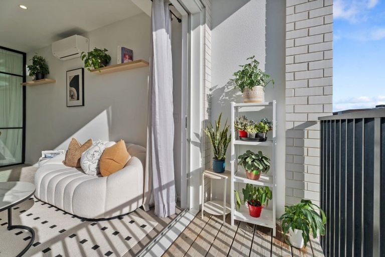 Photo of property in 1817a Great North Road, Avondale, Auckland, 1026