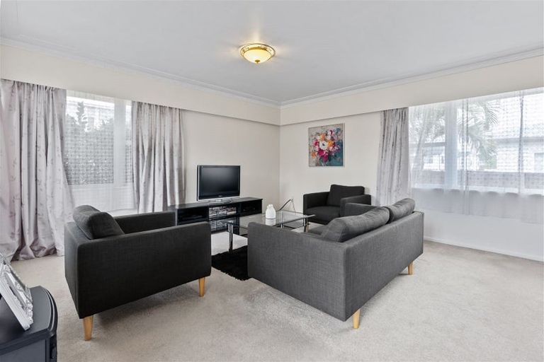 Photo of property in 2/218 Shirley Road, Papatoetoe, Auckland, 2025