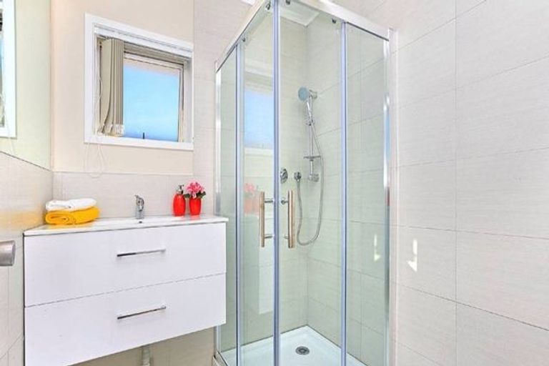 Photo of property in 4/3 Corin Avenue, Manurewa, Auckland, 2102