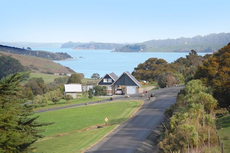 Photo of property in 144 Takahoa Drive, Kaiwaka, 0573