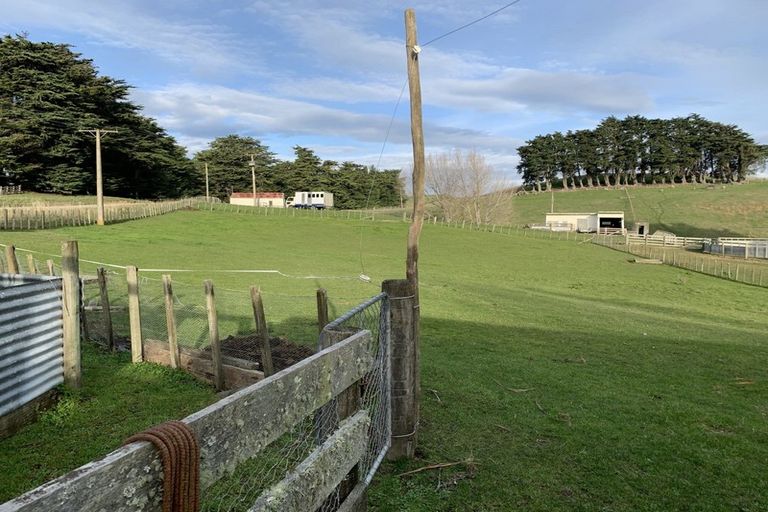 Photo of property in 220 Old Hill Road, Porangahau, 4291