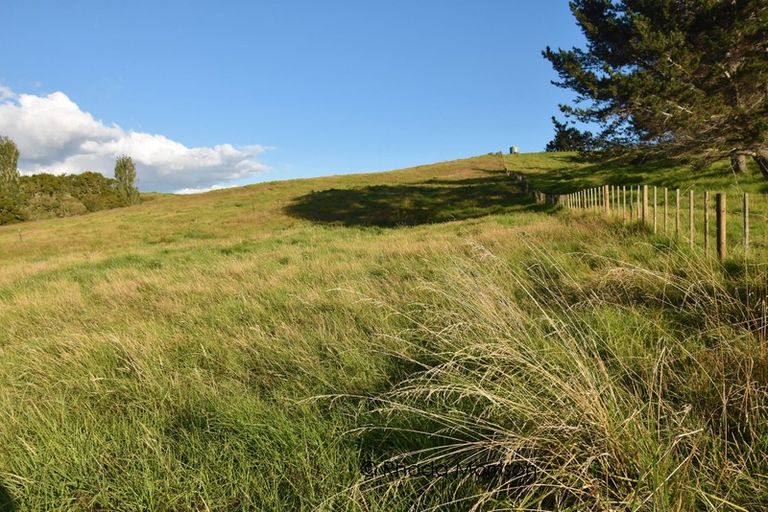 Photo of property in 21 Matahehe Lane, Tinopai, 0593