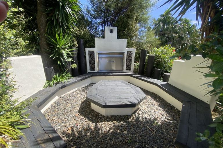 Photo of property in 9 Laingrange Place, Laingholm, Auckland, 0604