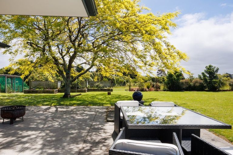 Photo of property in 27 Abby Road, Fitzherbert, Palmerston North, 4410