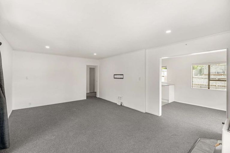 Photo of property in 354 Royal Road, Massey, Auckland, 0614