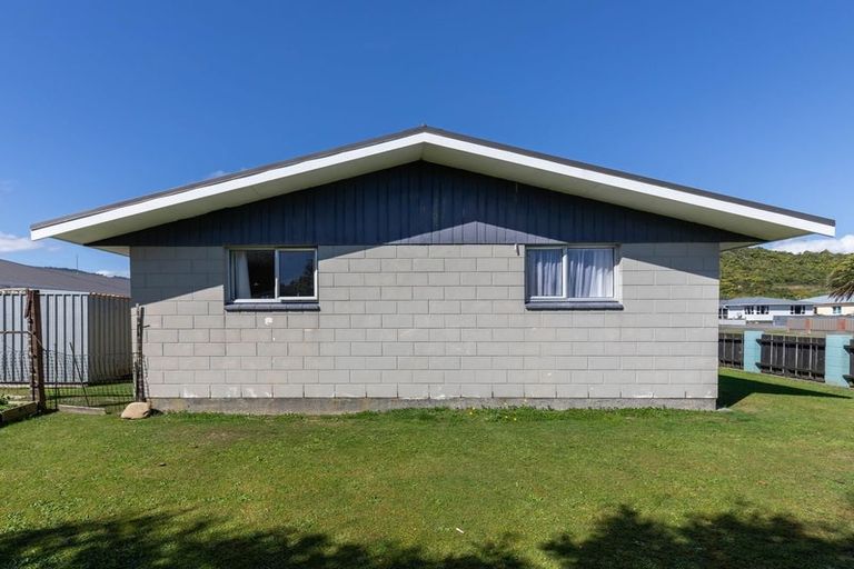 Photo of property in 3a Felix Campbell Street, Greymouth, 7805