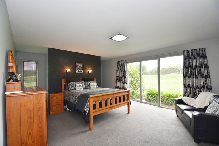 Photo of property in 225 Oreti Road, Otatara, Invercargill, 9879