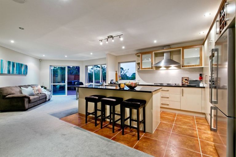 Photo of property in 41 Sapperton Drive, Henderson, Auckland, 0612