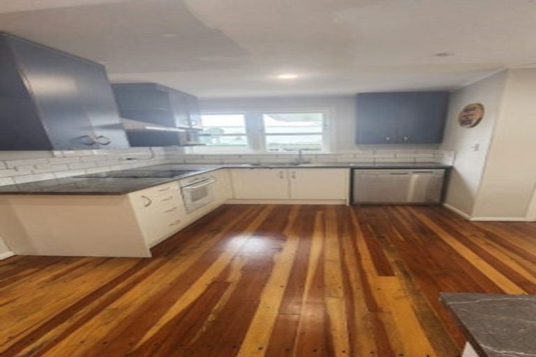 Photo of property in 11 Shackleton Grove, Stokes Valley, Lower Hutt, 5019