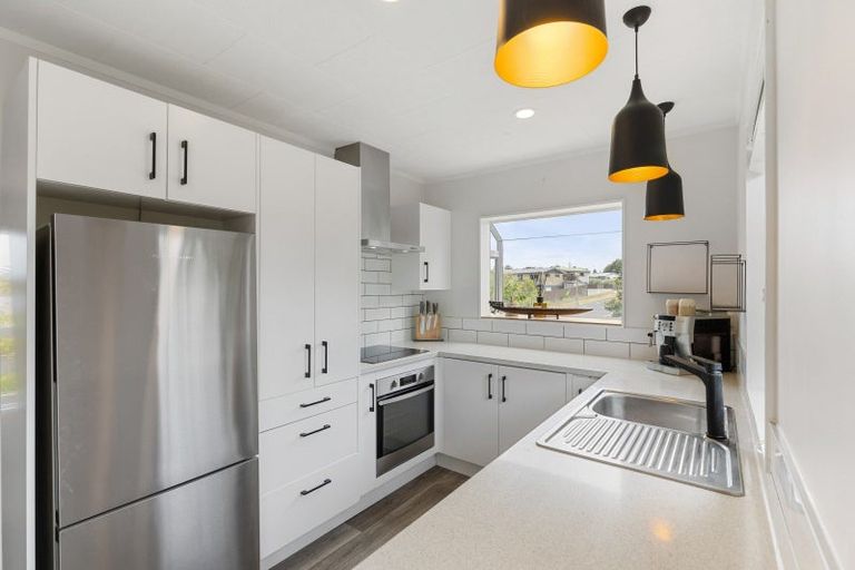 Photo of property in 108 Tamatea Road, Taupo, 3330