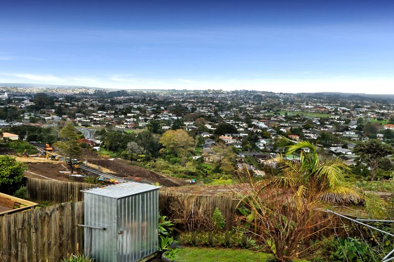 Photo of property in 40 Tiriwa Drive, Massey, Auckland, 0614