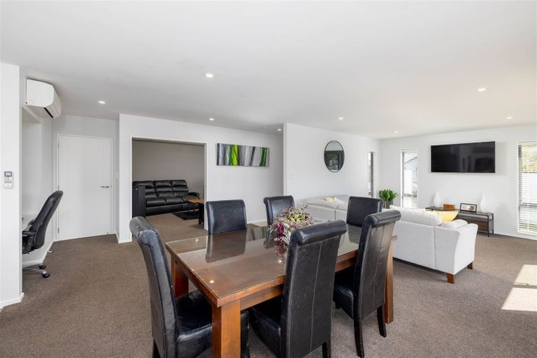 Photo of property in 20 Dunlops Crescent, Marshland, Christchurch, 8083