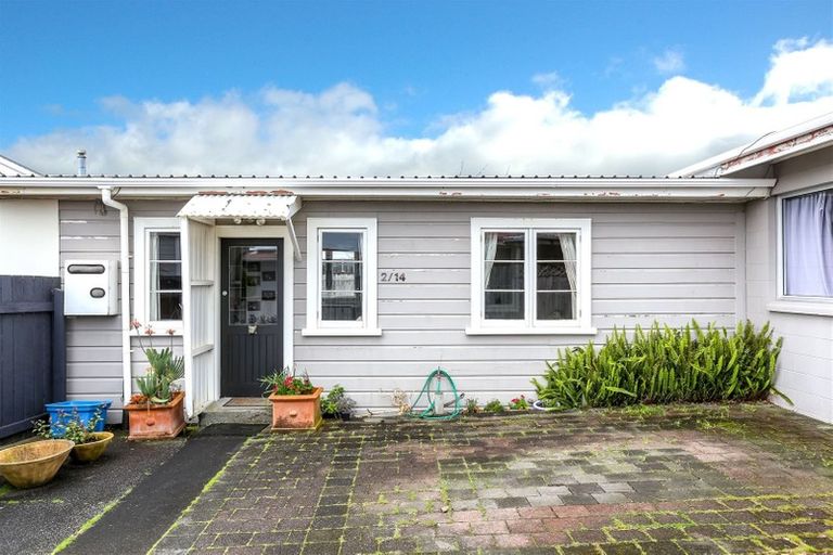 Photo of property in 14 Karamu Street, Strandon, New Plymouth, 4312