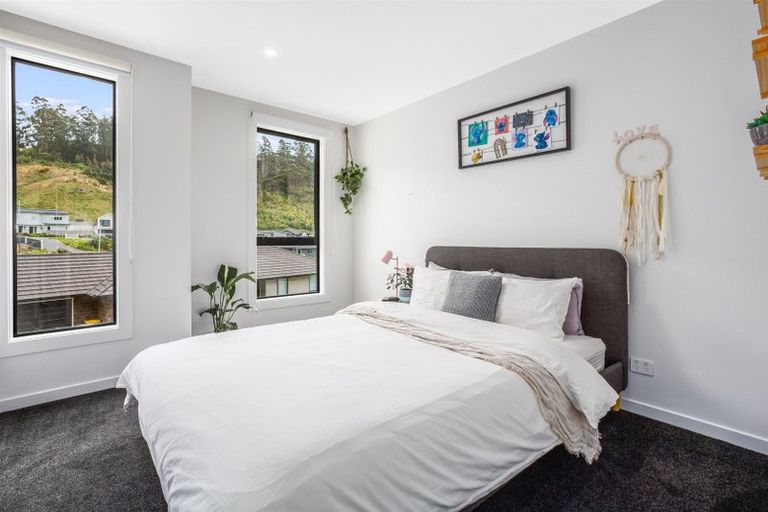 Photo of property in 5 Hull Place, Whitby, Porirua, 5024