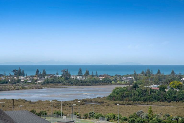 Photo of property in 27 Pioneer Rise, Silverdale, 0932