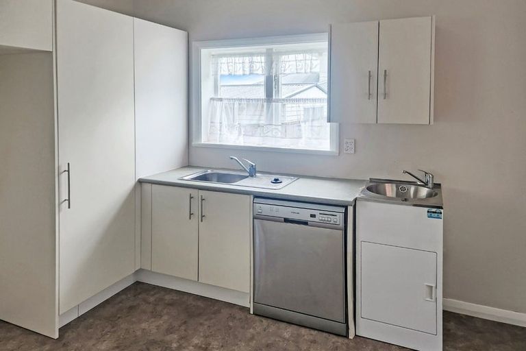 Photo of property in 52 Bell Road, Waiwhetu, Lower Hutt, 5010