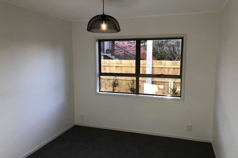 Photo of property in 2/12 Stanley Avenue, Milford, Auckland, 0620