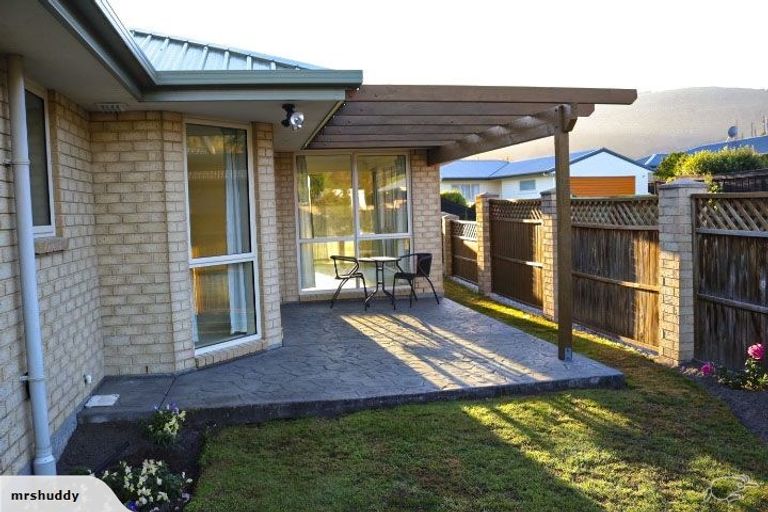 Photo of property in 5 Castleview Lane, Heathcote Valley, Christchurch, 8022