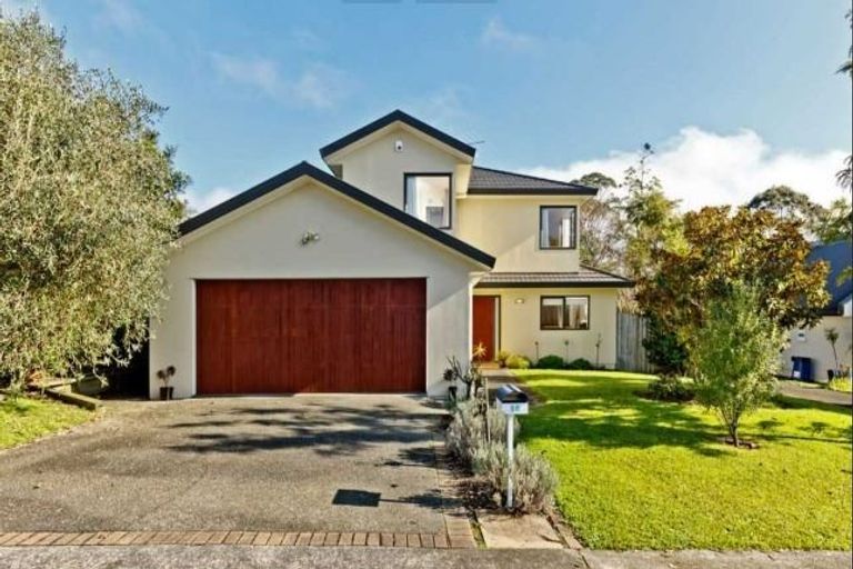 Photo of property in 16 Fearnley Grove, Albany, Auckland, 0632